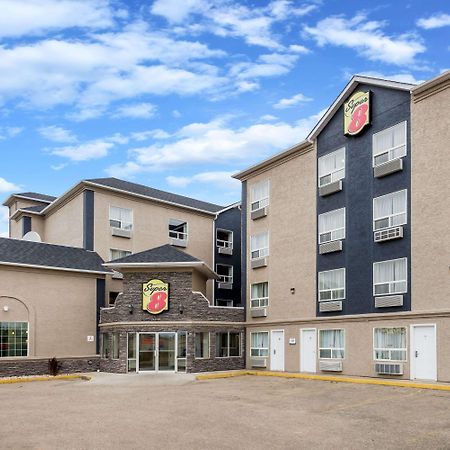 Super 8 By Wyndham Grande Prairie Hotell Eksteriør bilde