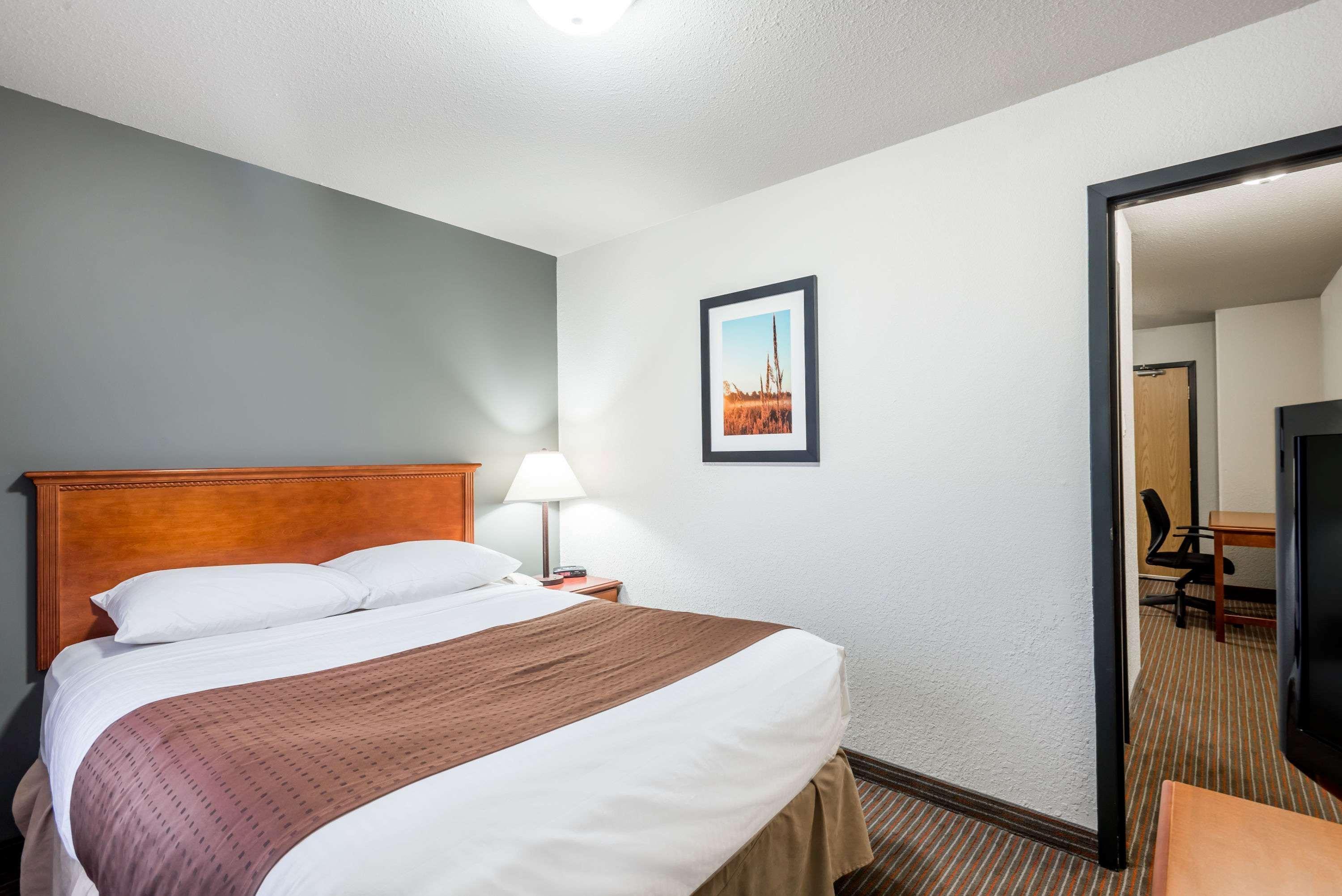 Super 8 By Wyndham Grande Prairie Hotell Eksteriør bilde