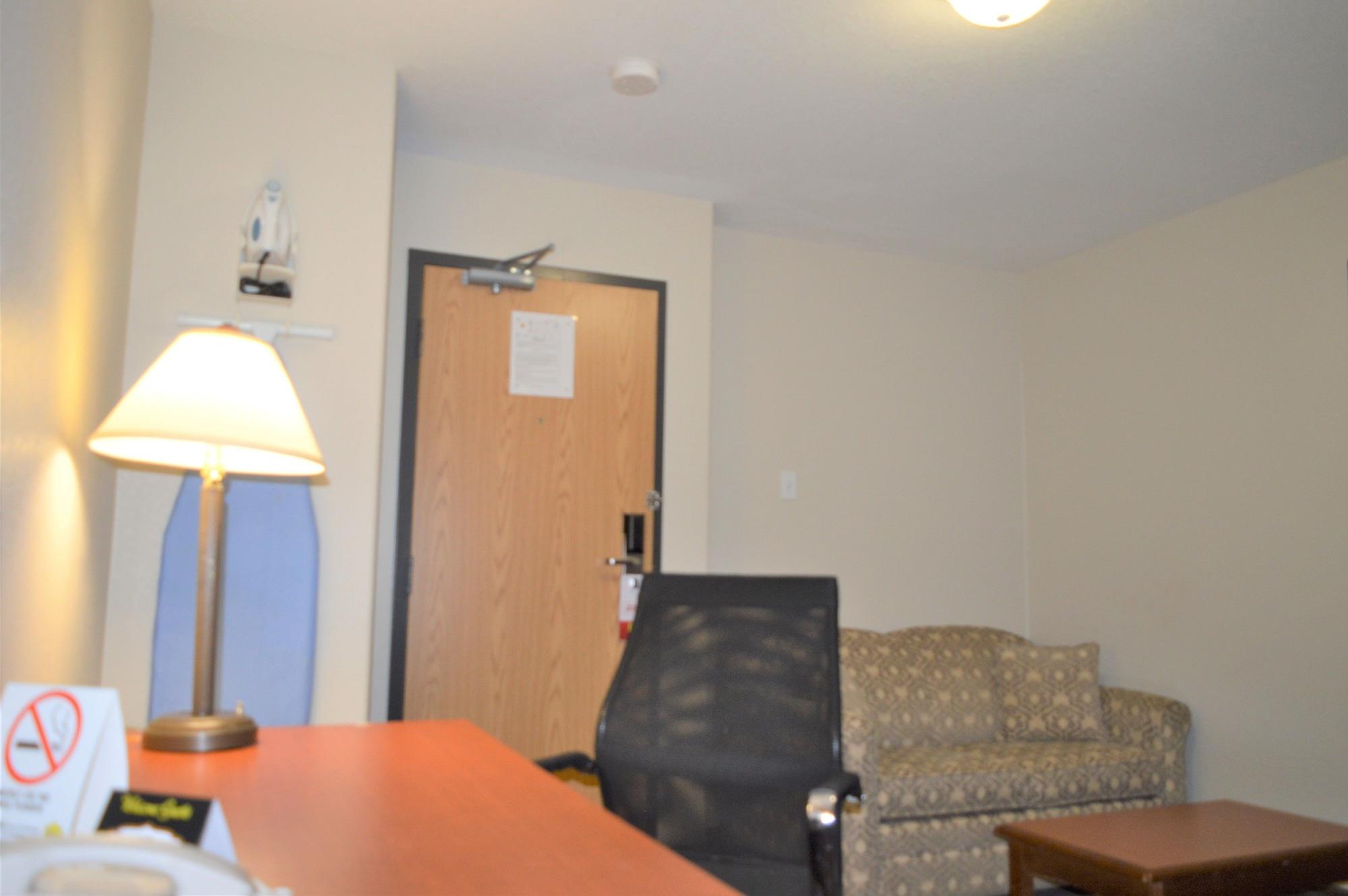 Super 8 By Wyndham Grande Prairie Hotell Eksteriør bilde
