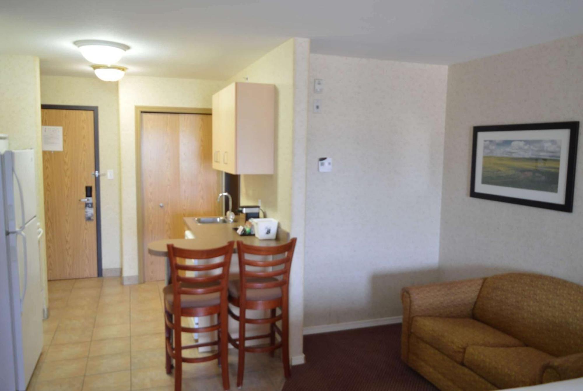 Super 8 By Wyndham Grande Prairie Hotell Eksteriør bilde