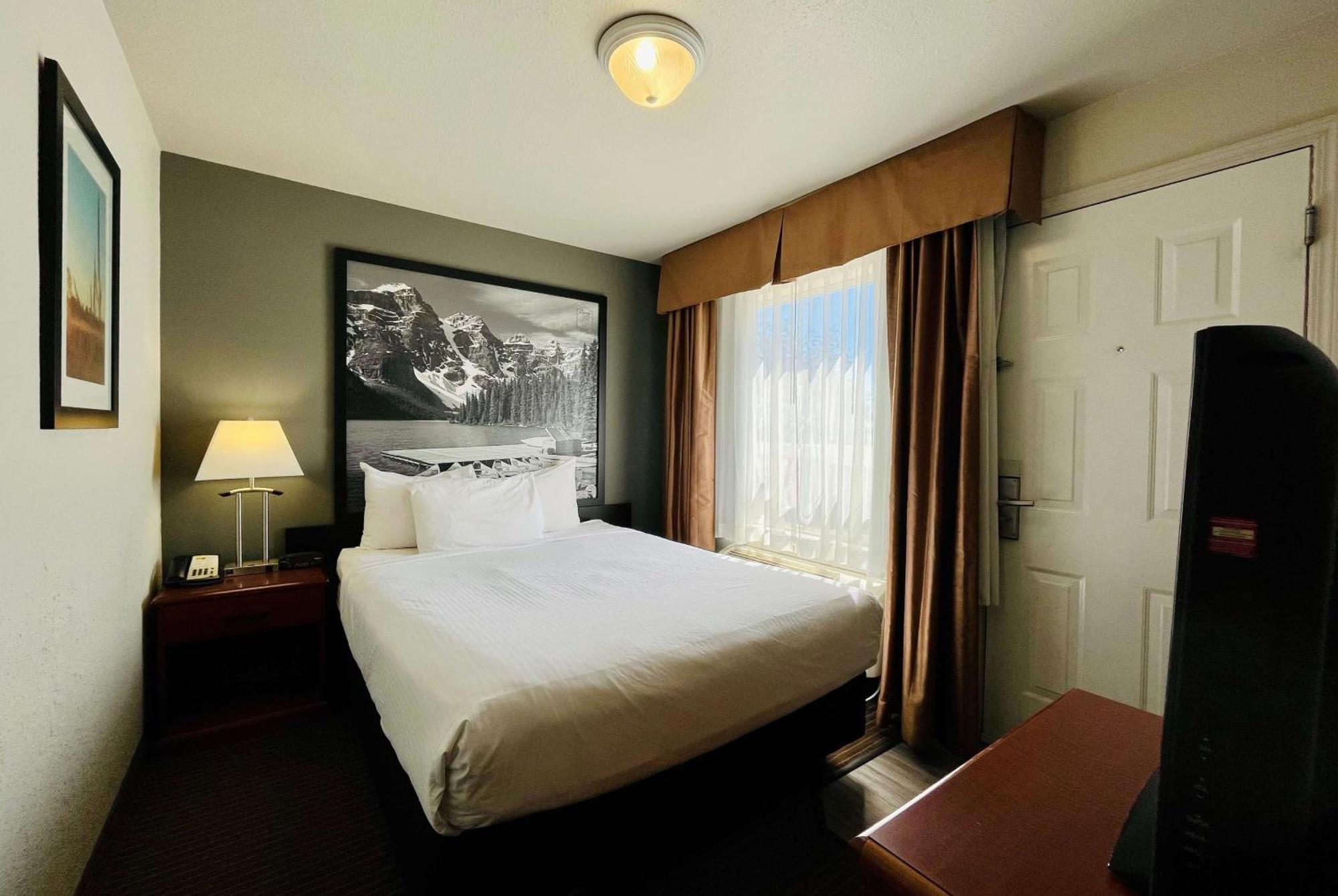 Super 8 By Wyndham Grande Prairie Hotell Eksteriør bilde