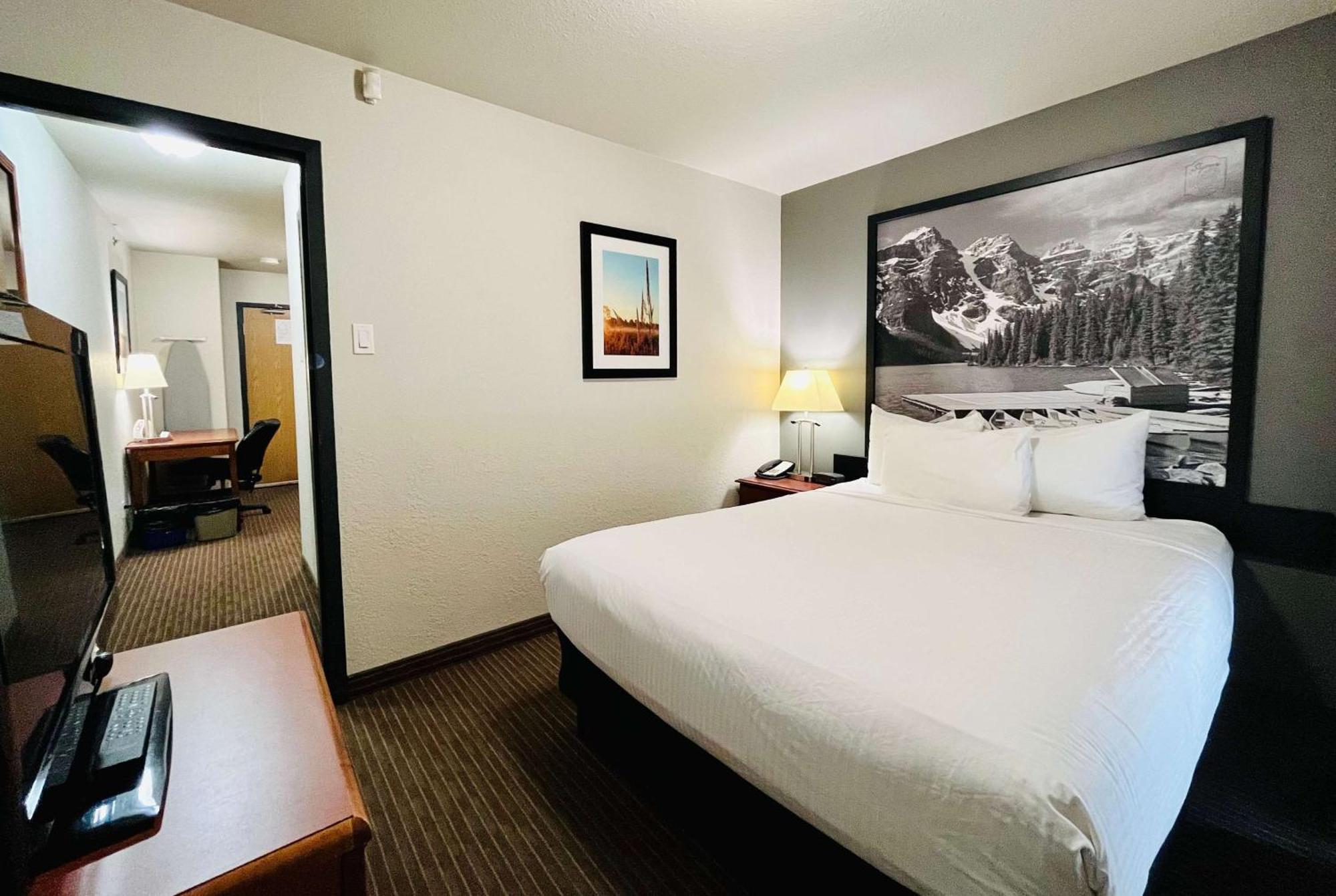 Super 8 By Wyndham Grande Prairie Hotell Eksteriør bilde