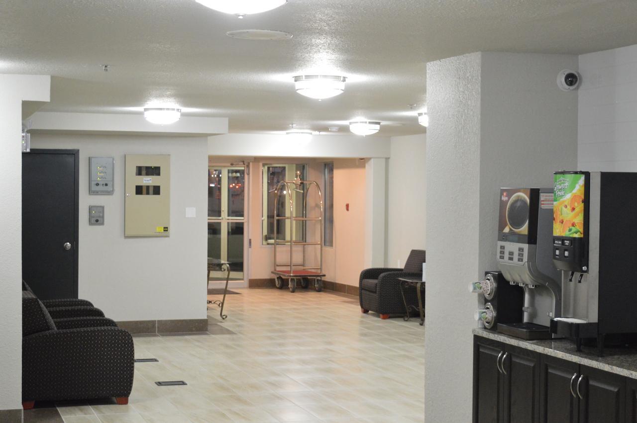 Super 8 By Wyndham Grande Prairie Hotell Eksteriør bilde