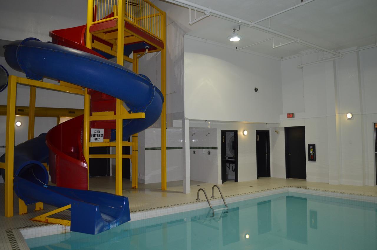 Super 8 By Wyndham Grande Prairie Hotell Eksteriør bilde