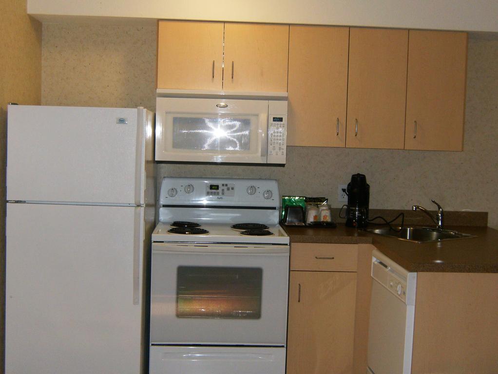 Super 8 By Wyndham Grande Prairie Hotell Eksteriør bilde