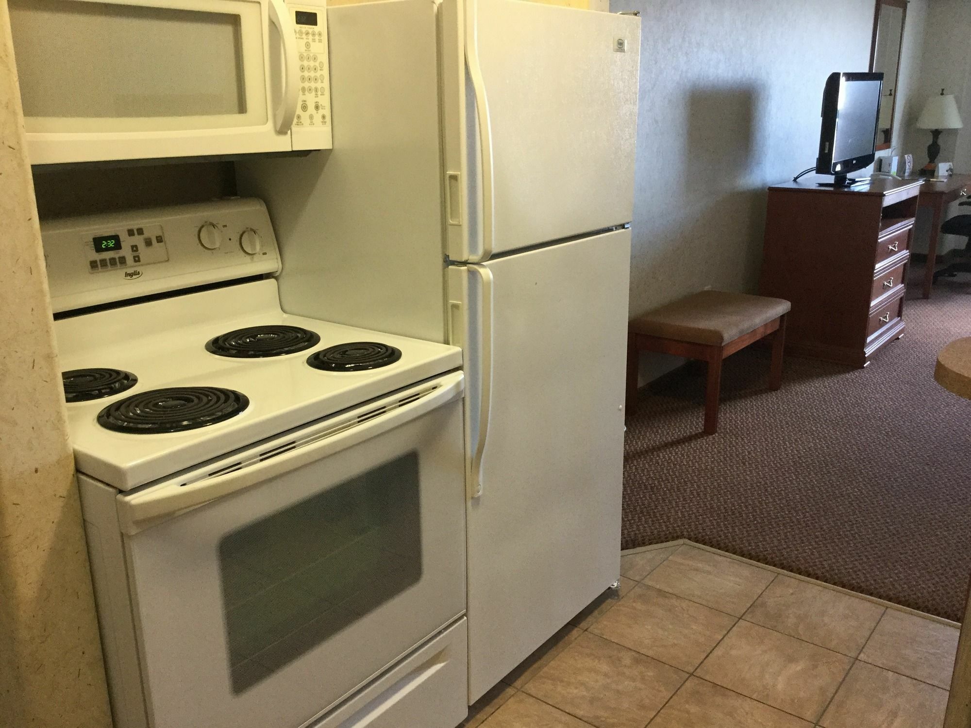 Super 8 By Wyndham Grande Prairie Hotell Eksteriør bilde