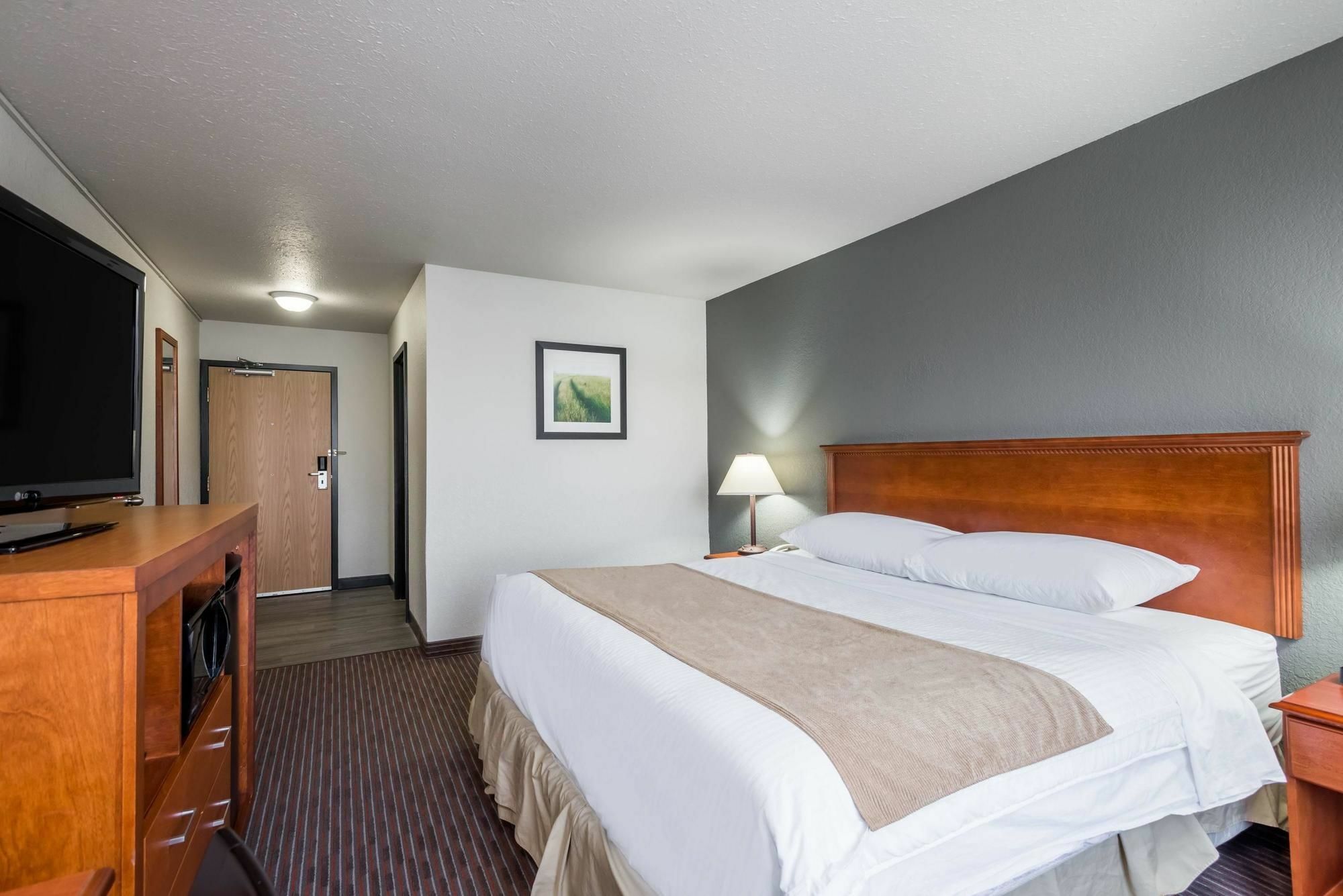 Super 8 By Wyndham Grande Prairie Hotell Eksteriør bilde
