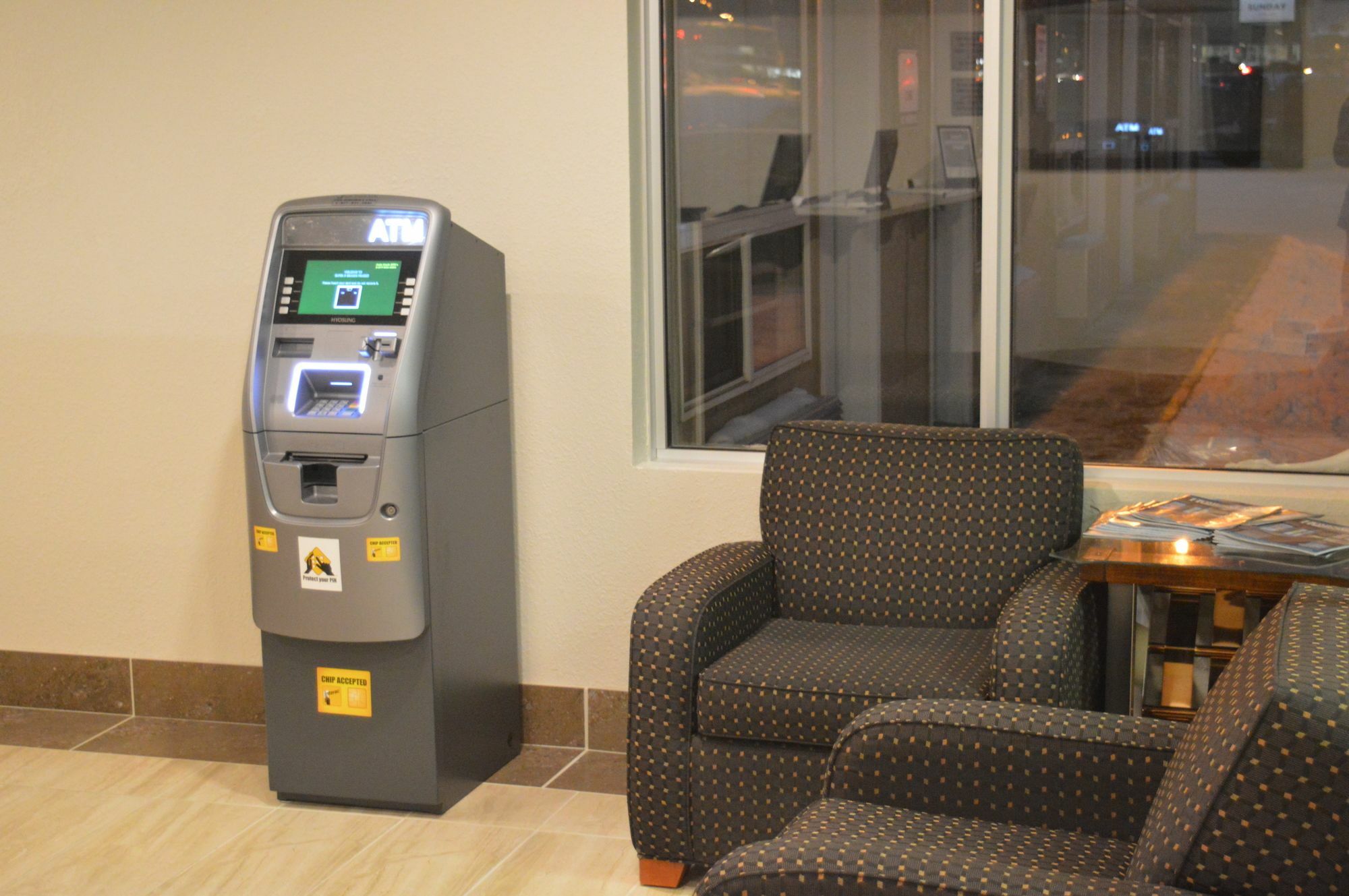 Super 8 By Wyndham Grande Prairie Hotell Eksteriør bilde