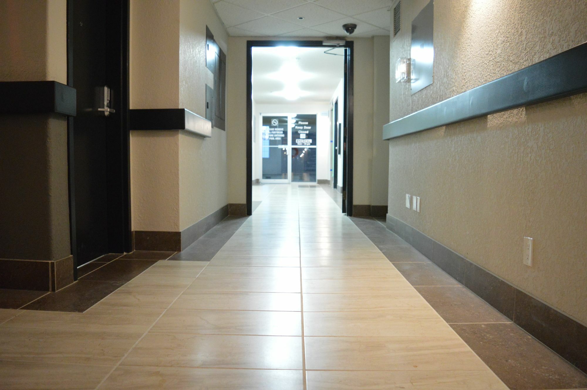 Super 8 By Wyndham Grande Prairie Hotell Eksteriør bilde