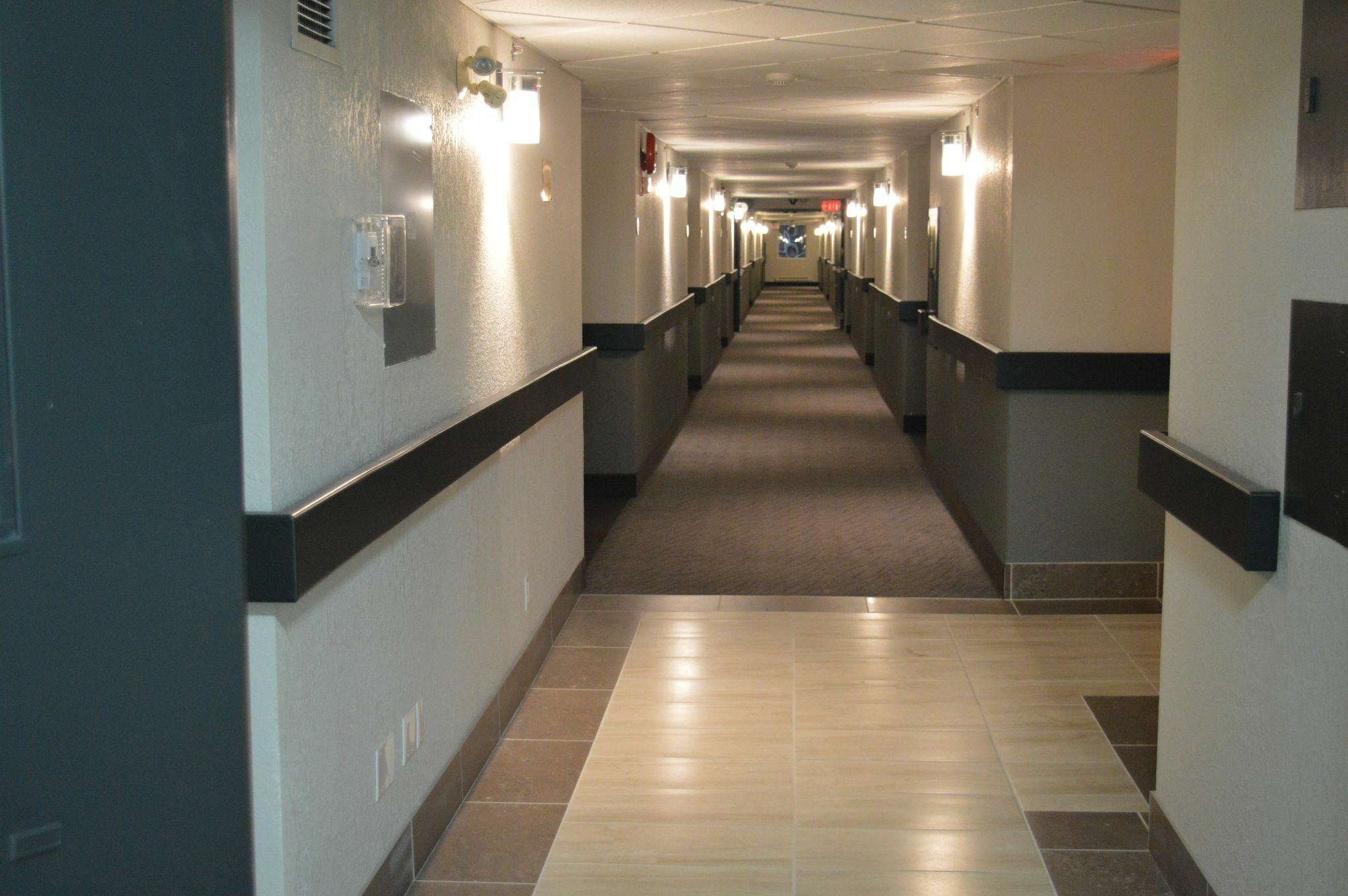 Super 8 By Wyndham Grande Prairie Hotell Eksteriør bilde