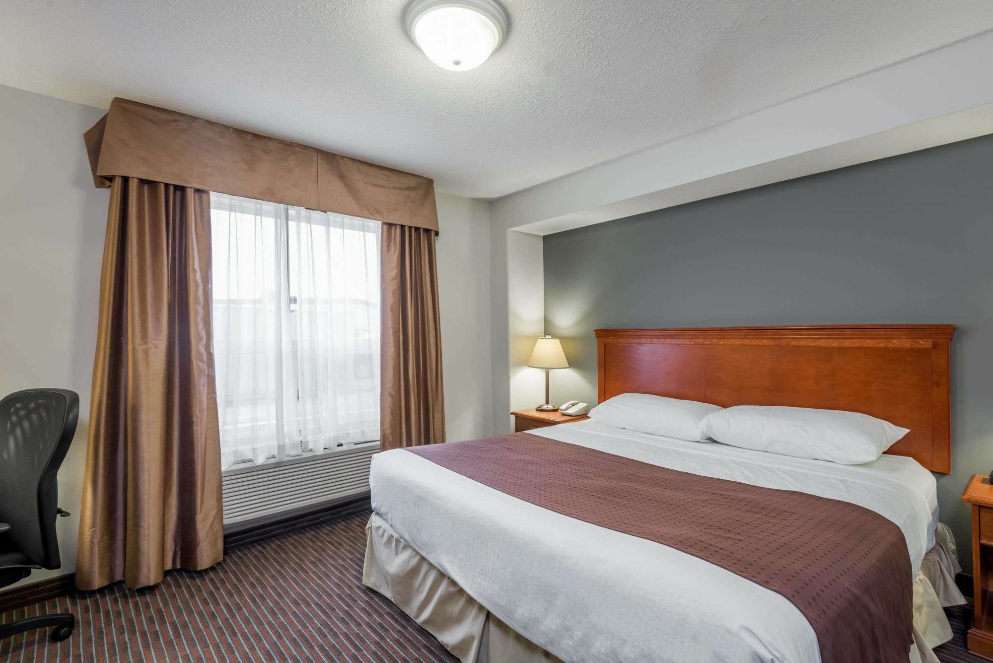 Super 8 By Wyndham Grande Prairie Hotell Eksteriør bilde